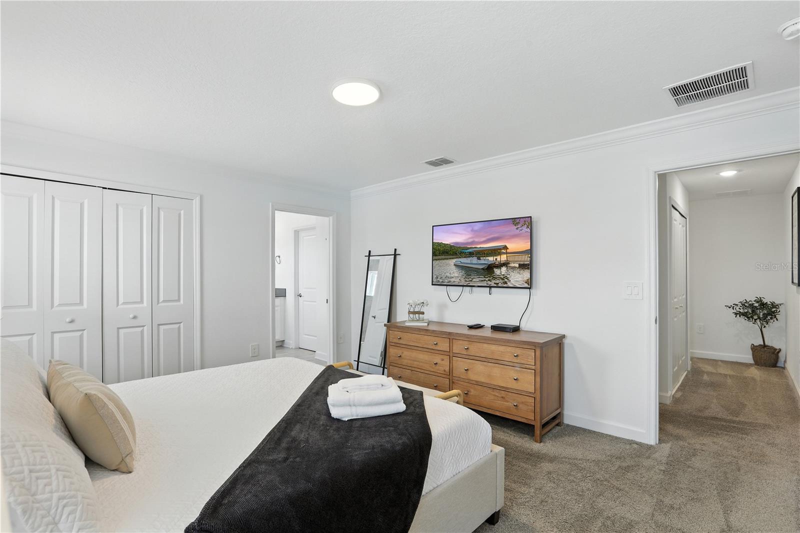 1156 Kingsbarn St Property Photo 14