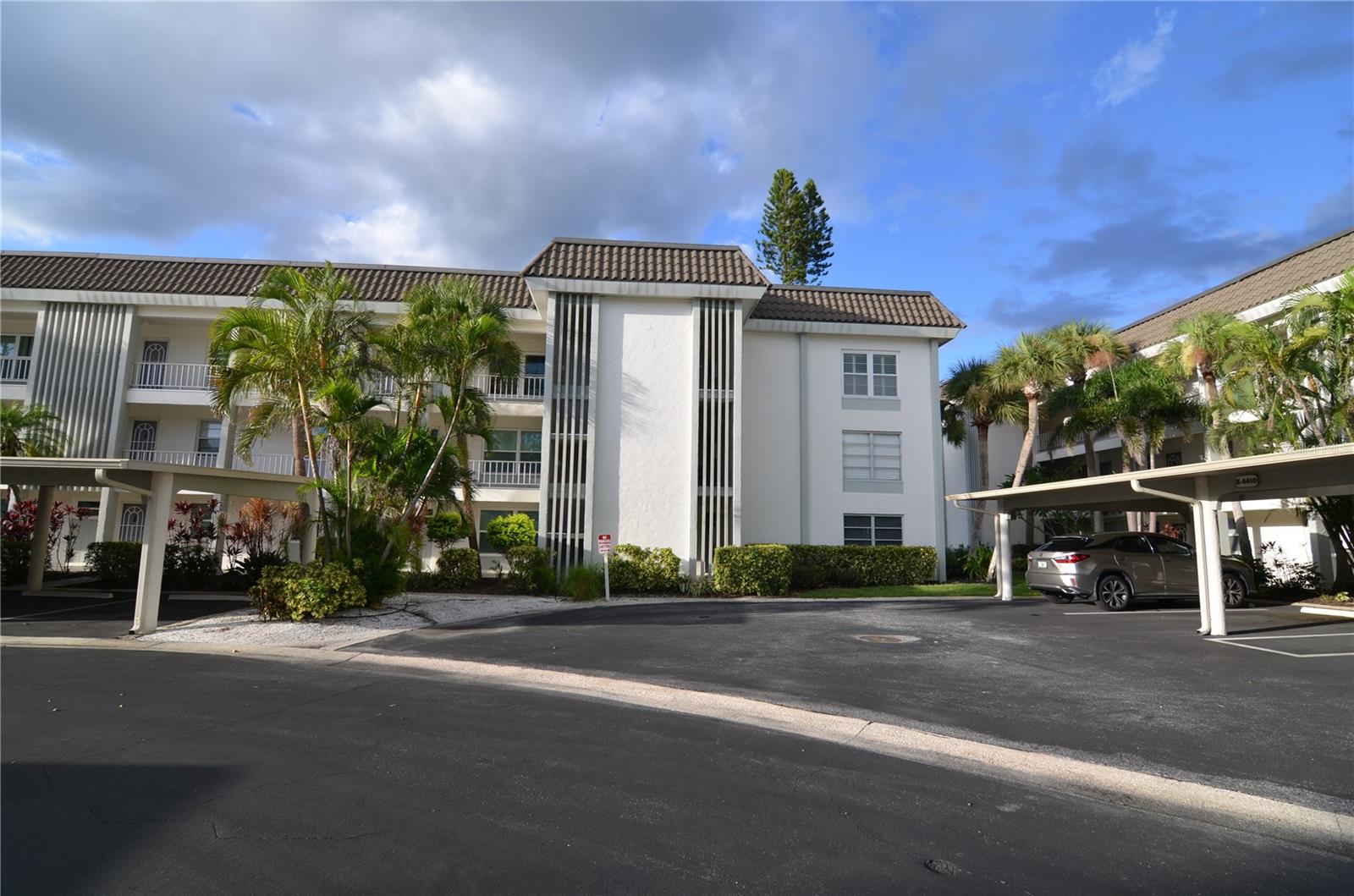 4420 Exeter Dr #208 Property Photo 1