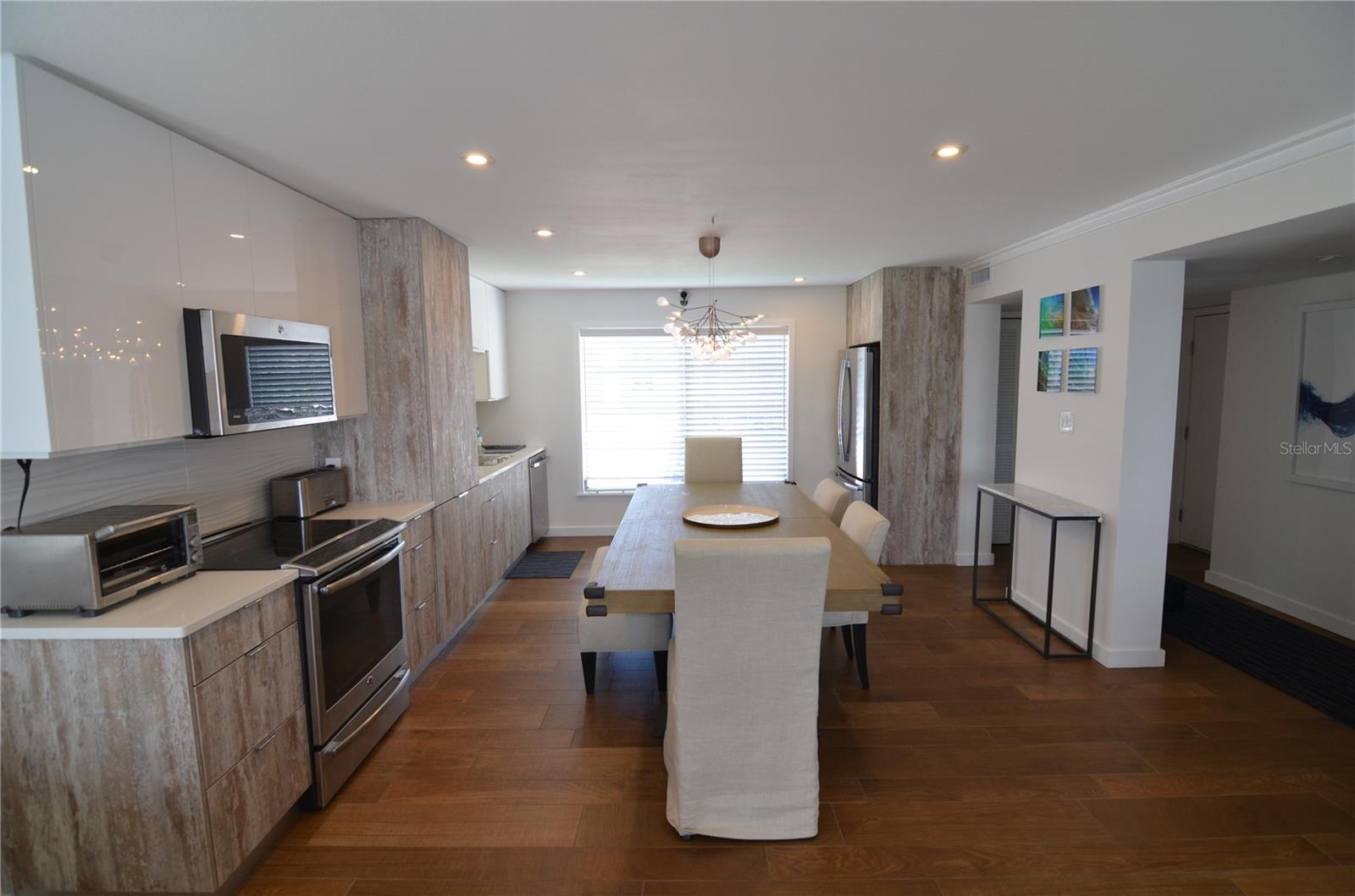 4420 Exeter Dr #208 Property Photo 6