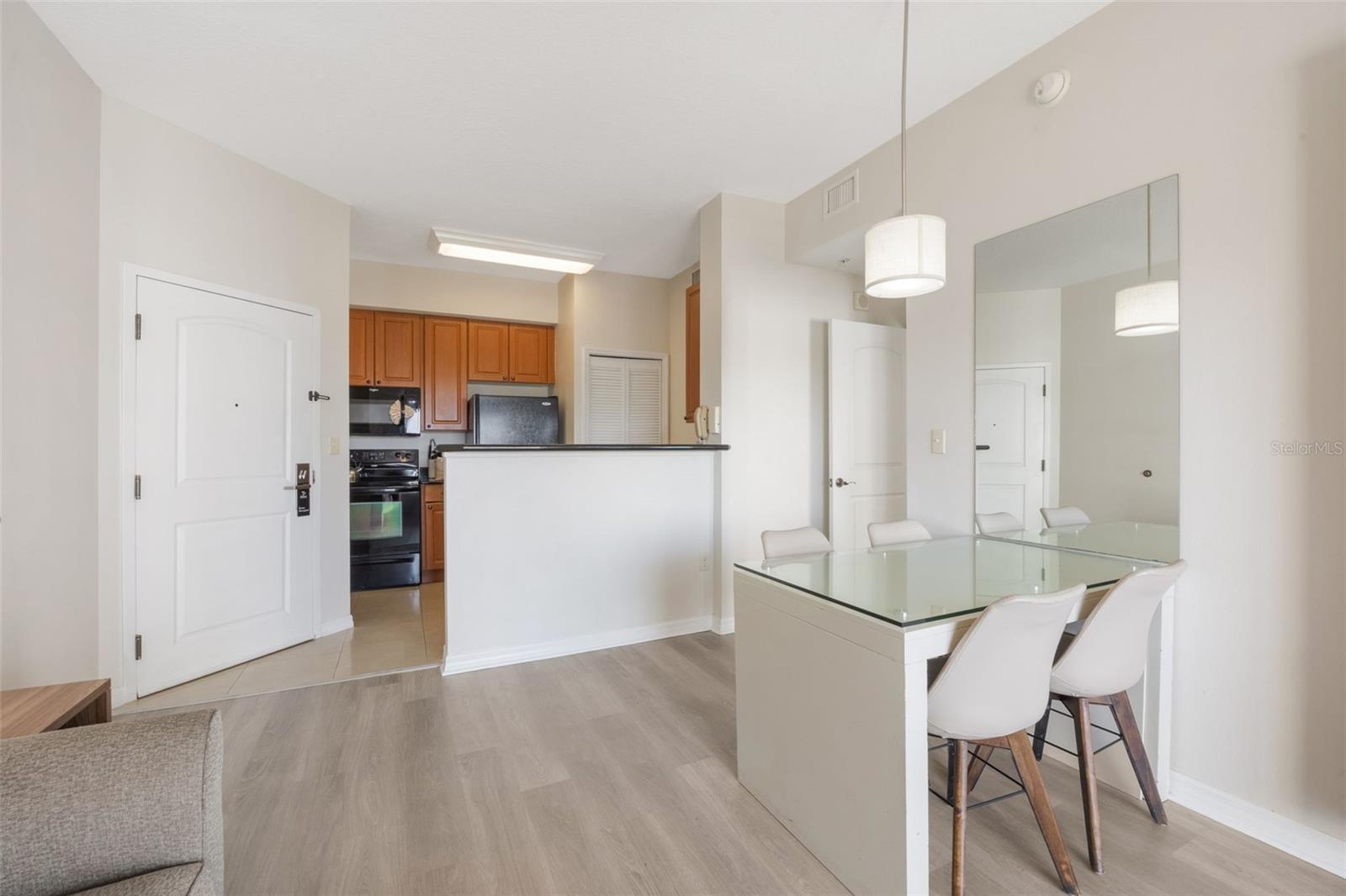 7383 Universal Blvd #607 Property Photo 8