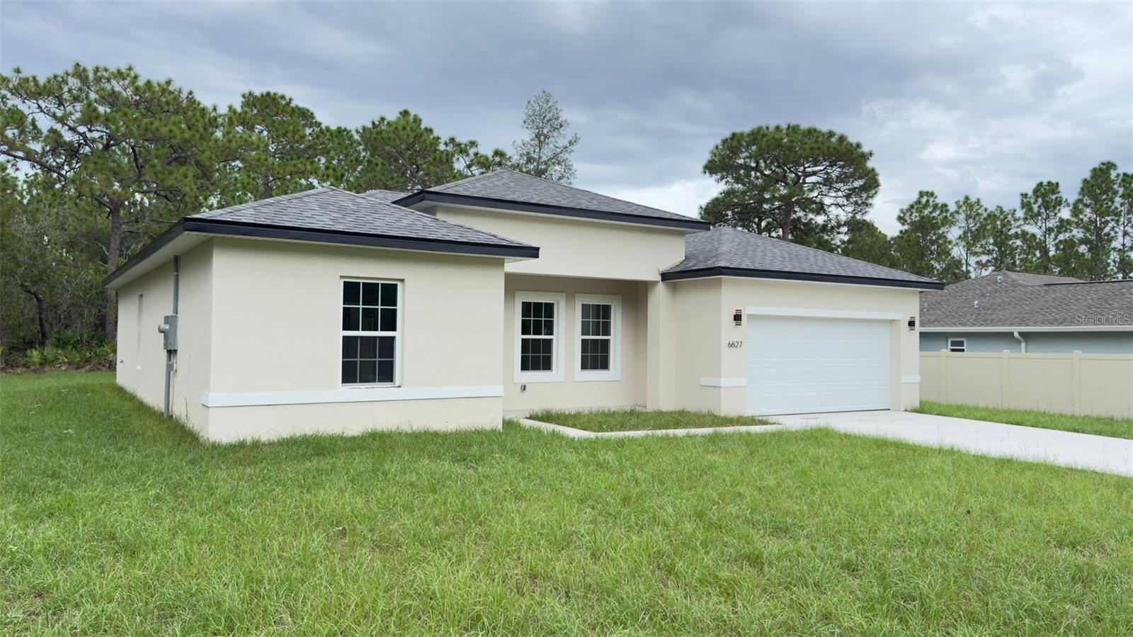 6627 N Huntington Ter Property Photo 2