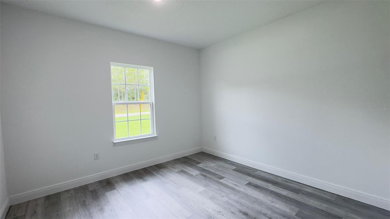6627 N Huntington Ter Property Photo 11