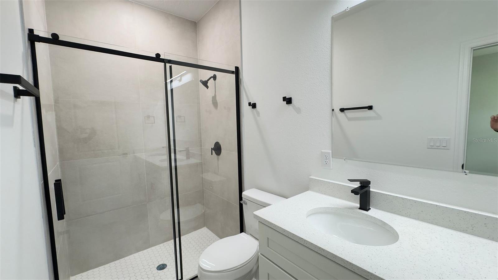 6627 N Huntington Ter Property Photo 15