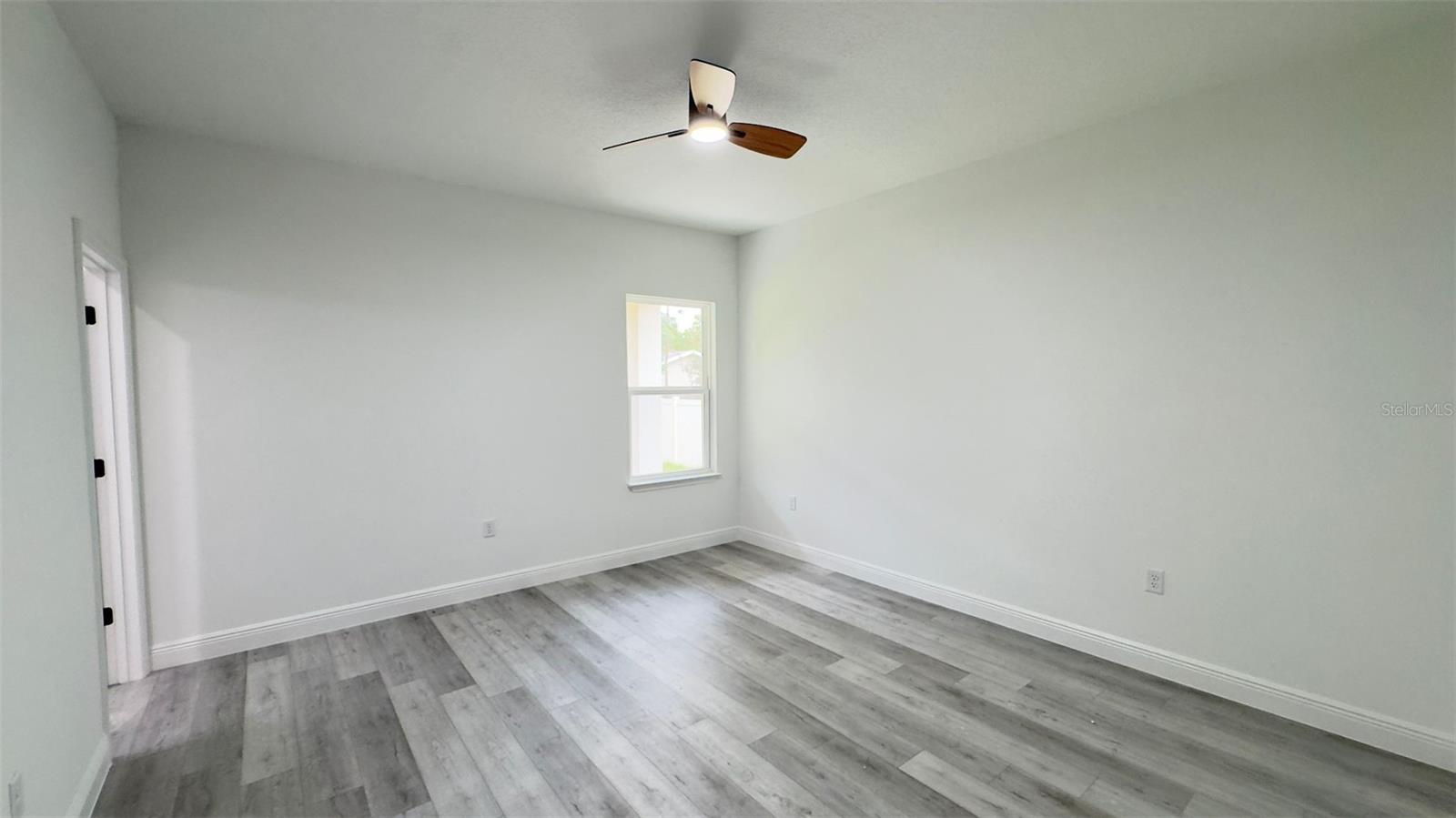 6627 N Huntington Ter Property Photo 17