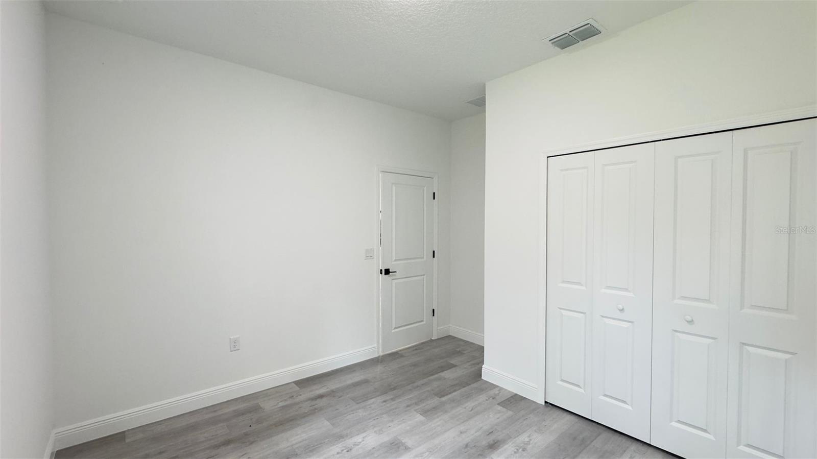 6627 N Huntington Ter Property Photo 18