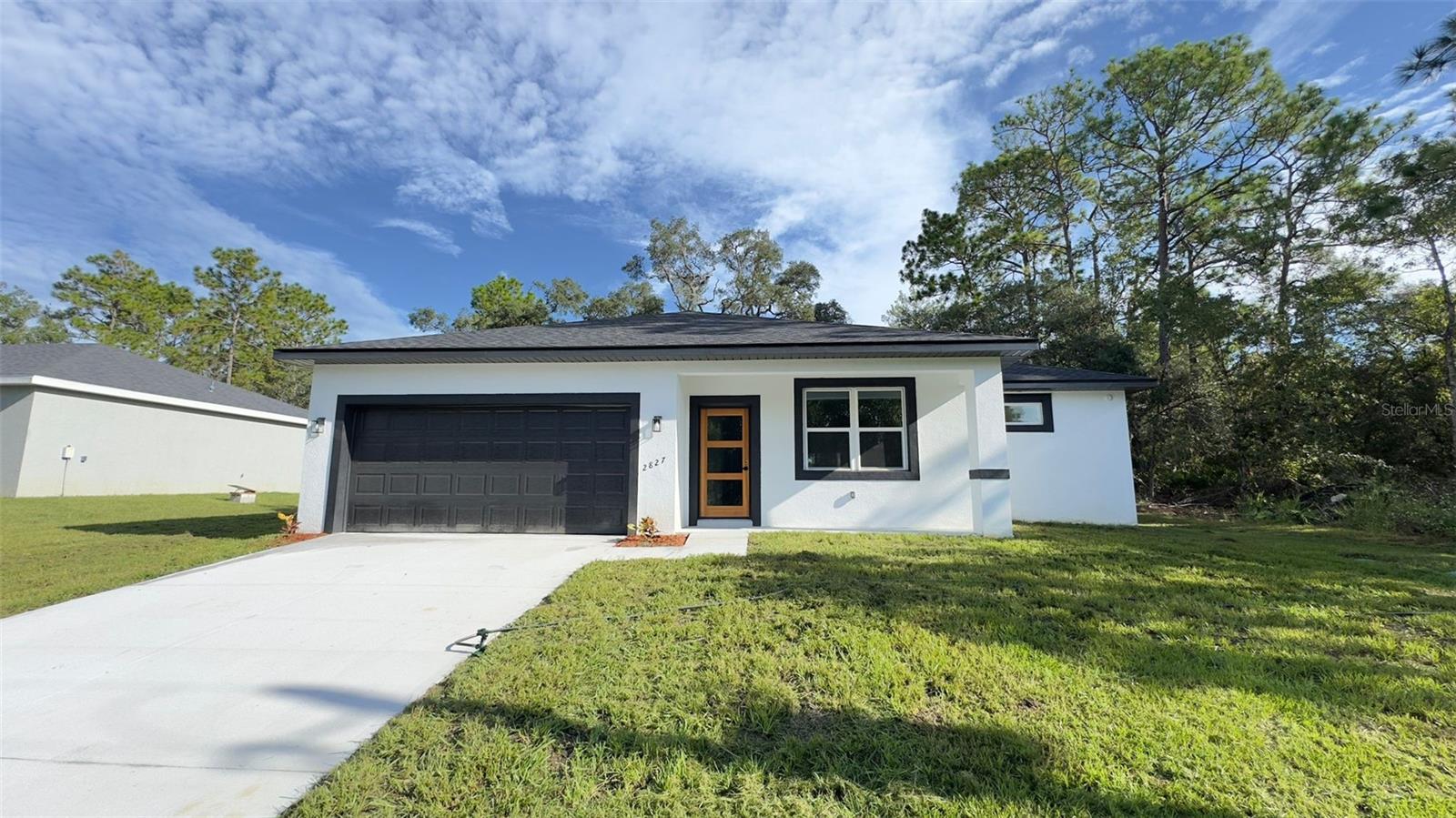 2827 W XENOX DR Property Photo 1