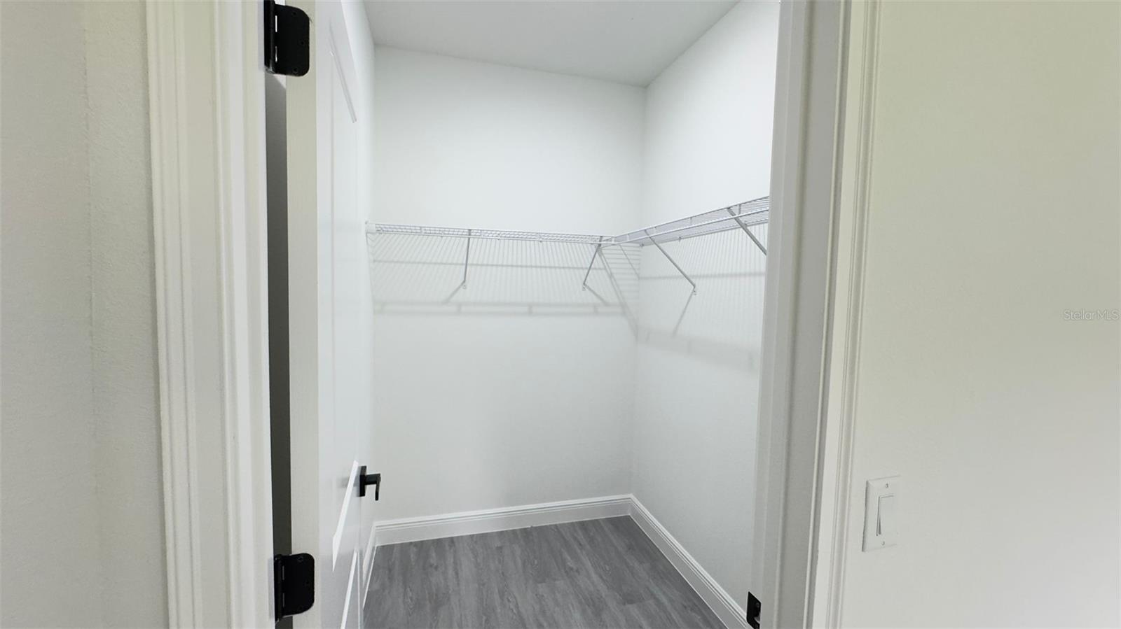 2827 W Xenox Dr Property Photo 10