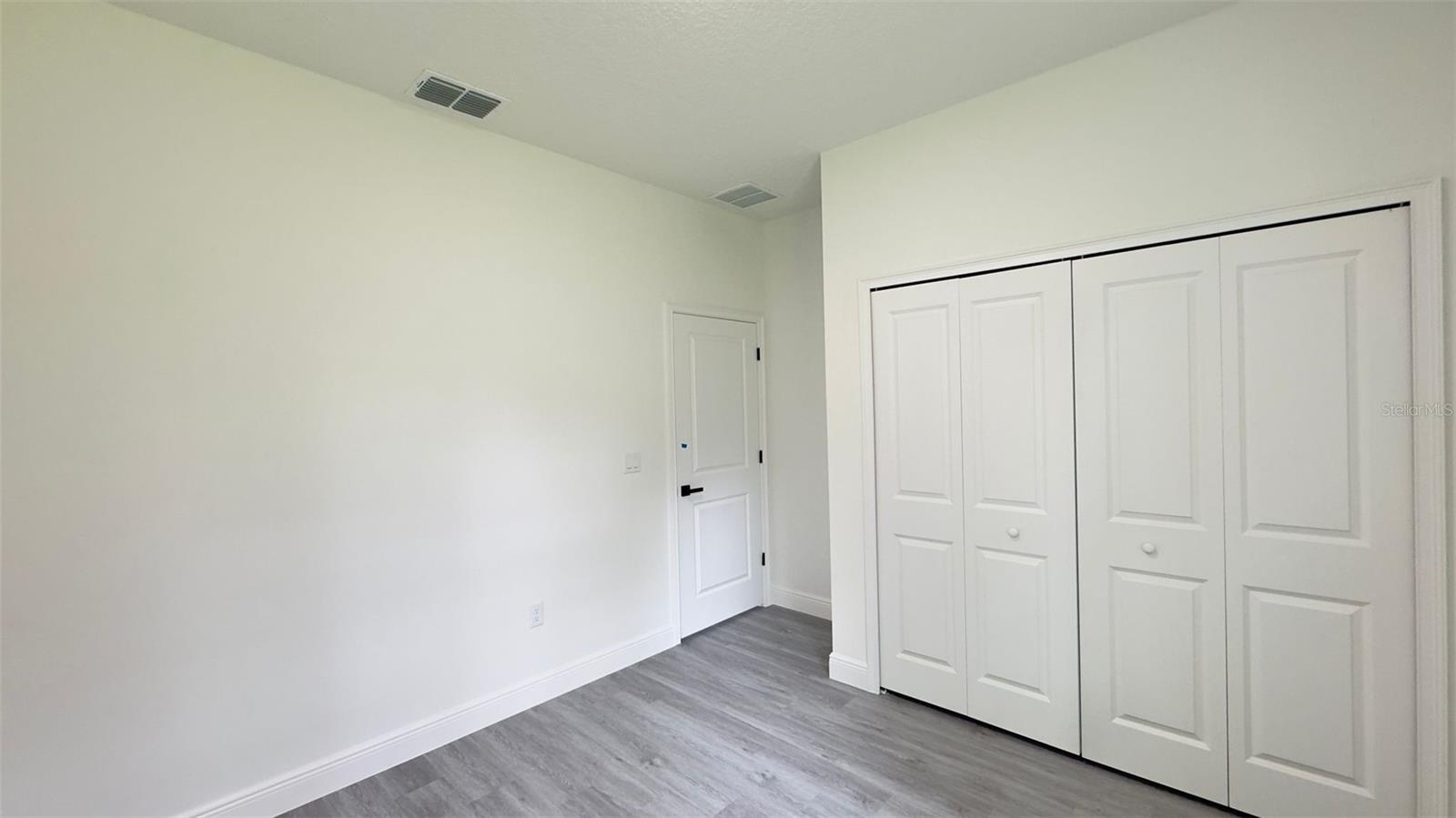 2827 W Xenox Dr Property Photo 14