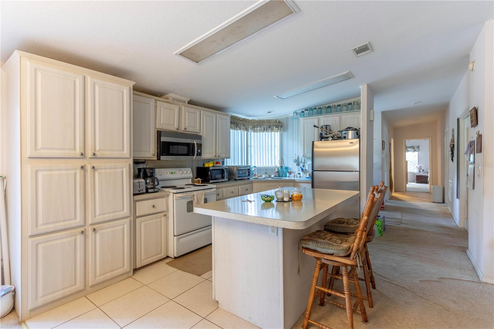 O6344072 Property Photo 2