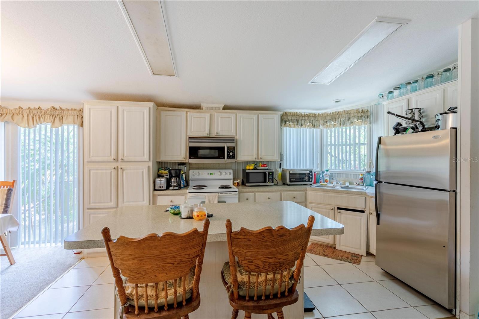 O6344072 Property Photo 4