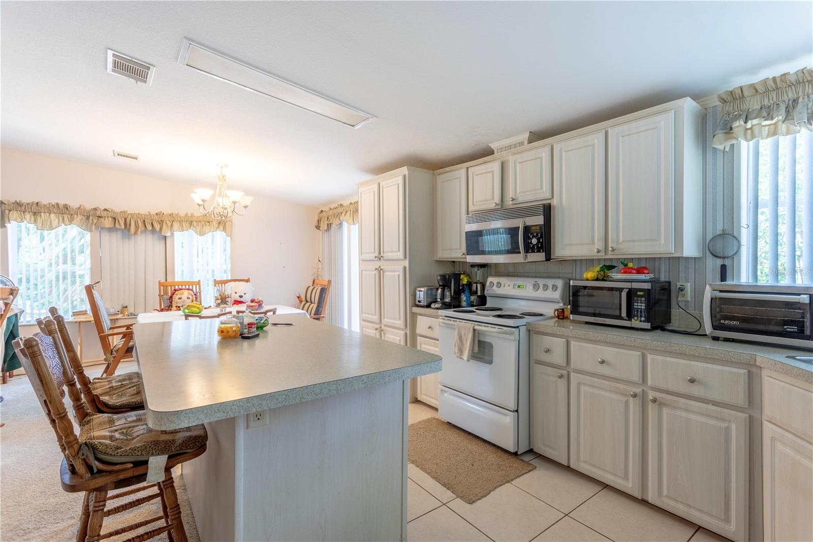 O6344072 Property Photo 5
