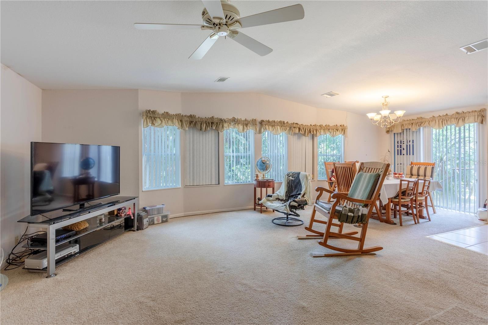 O6344072 Property Photo 9