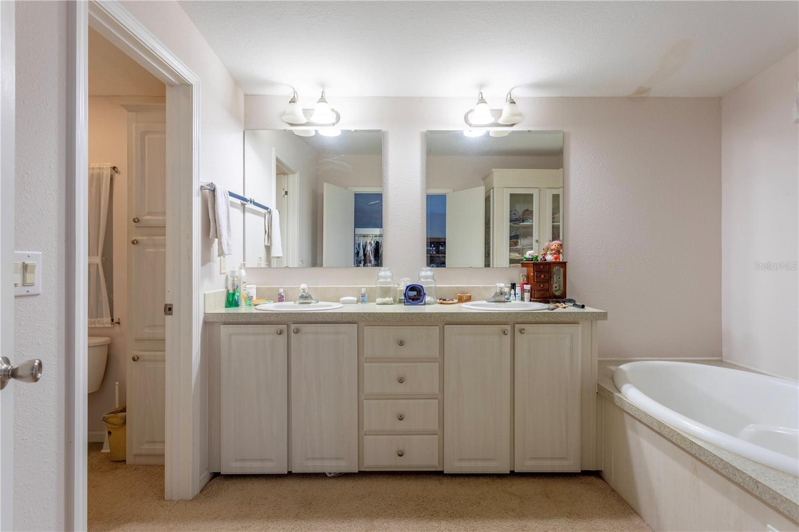 O6344072 Property Photo 14
