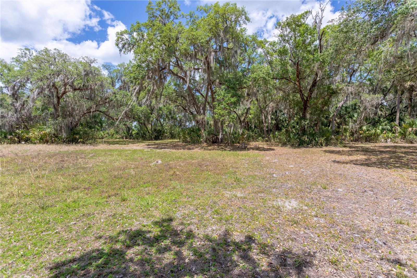 O6344072 Property Photo 24