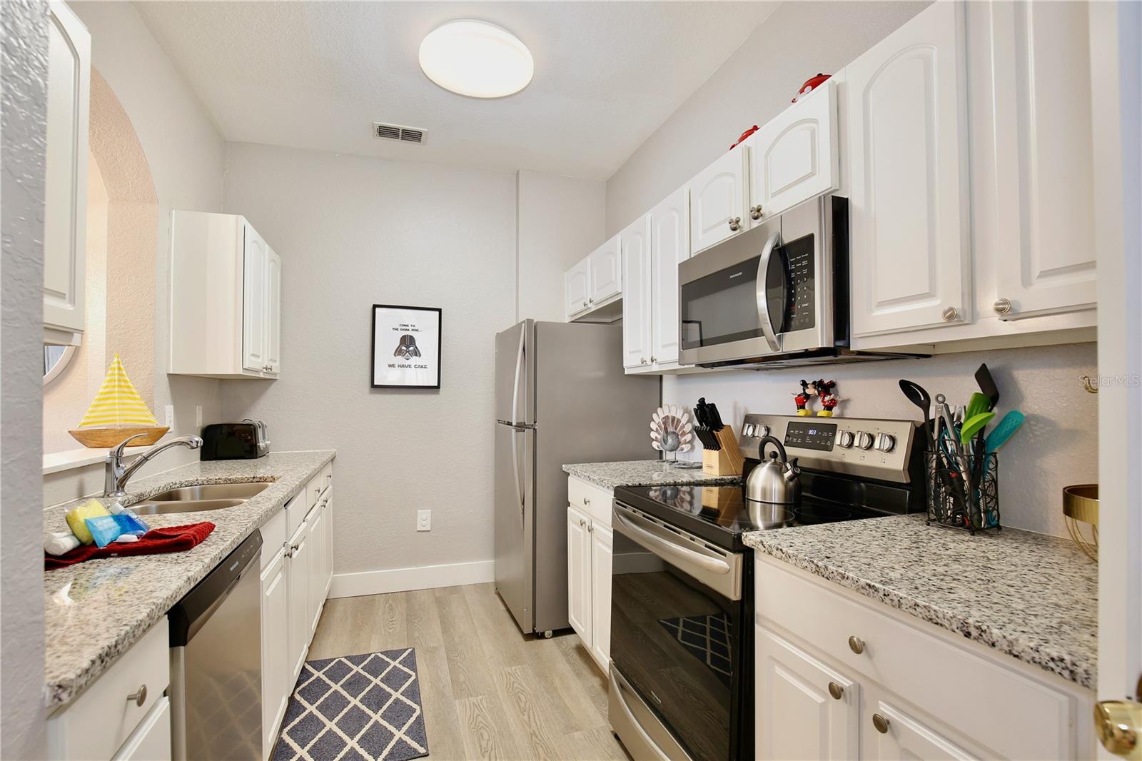 2821 Almaton Loop #301 Property Photo 4