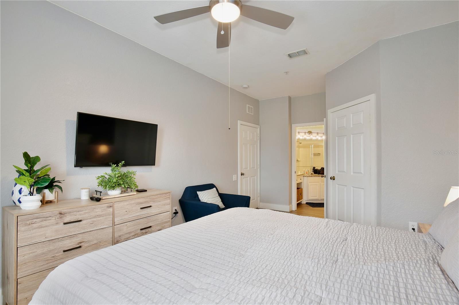 2821 Almaton Loop #301 Property Photo 12