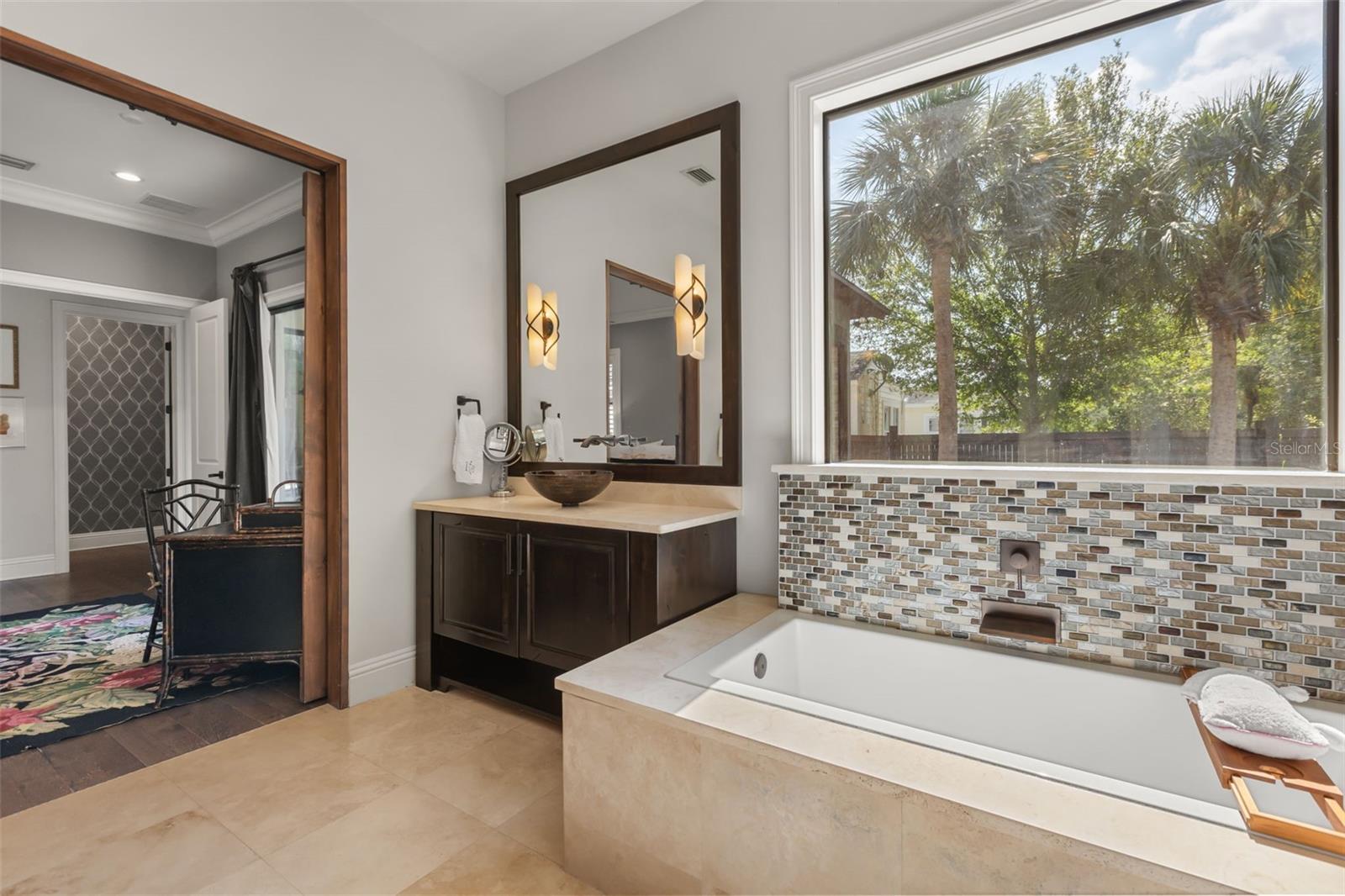 1206 W Harvard St Property Photo 24