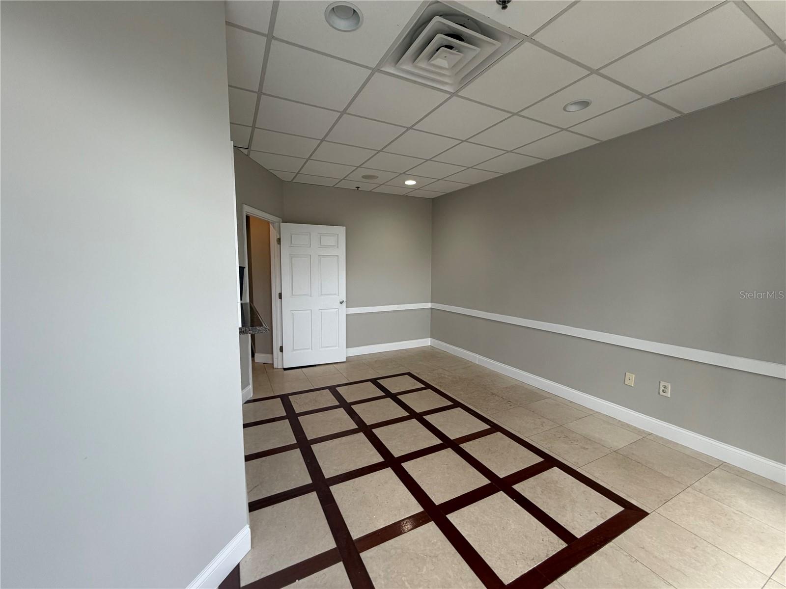 245 Bellagio Cir Property Photo 3