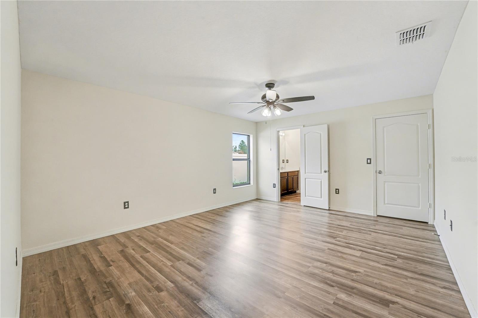 104 Jasmine Cir Property Photo 12