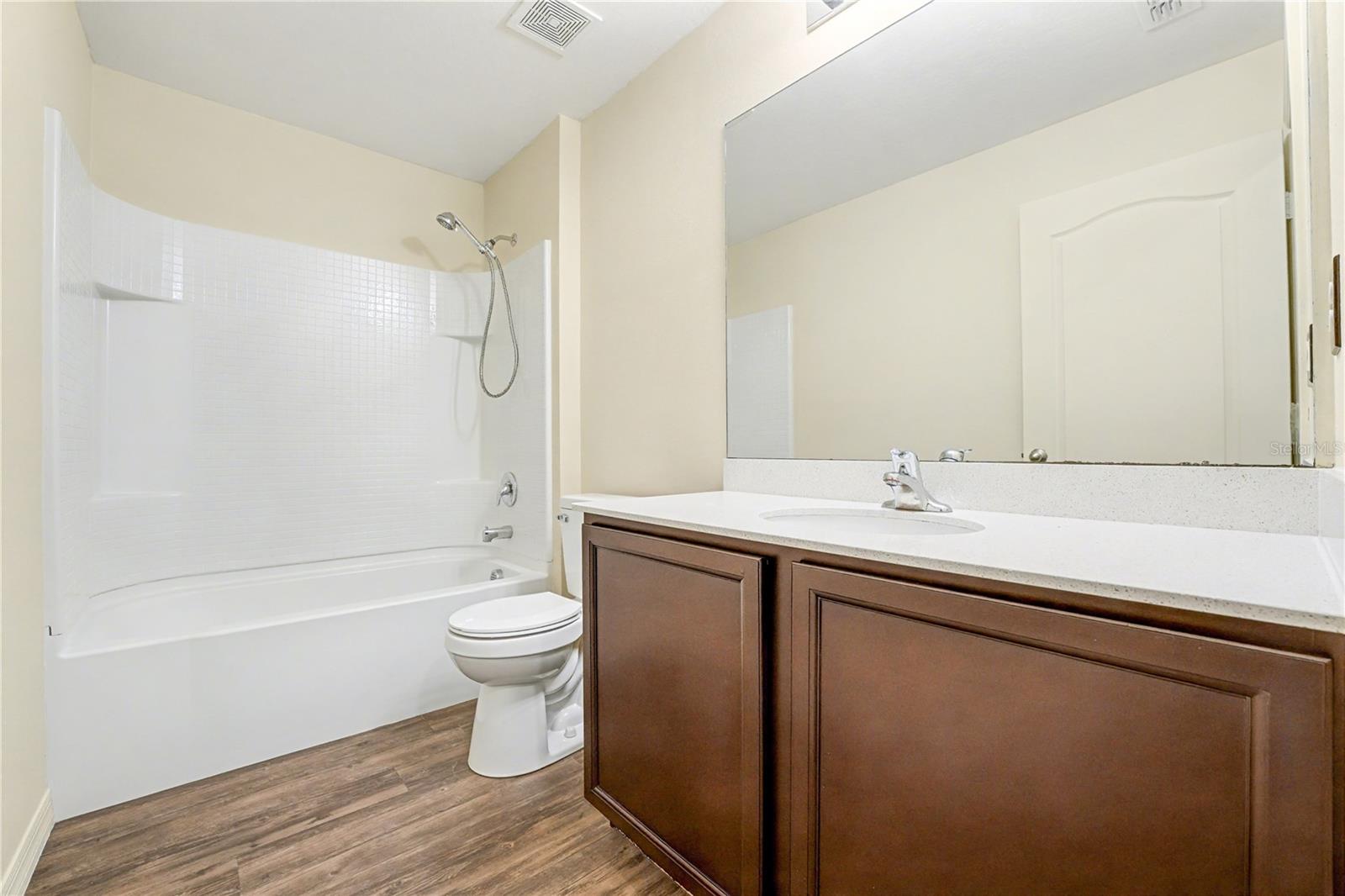 104 Jasmine Cir Property Photo 16