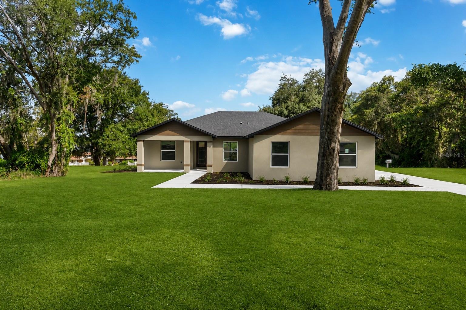11110 Oleander Dr Property Photo 1