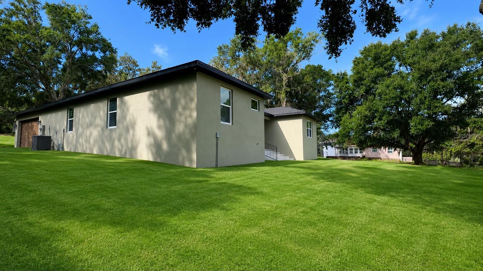 11110 Oleander Dr Property Photo 36