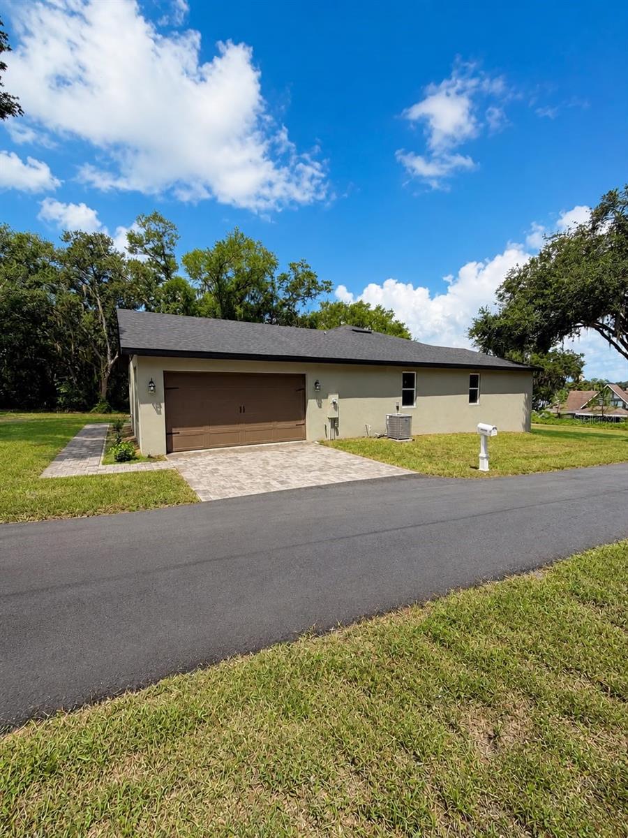 11110 Oleander Dr Property Photo 41