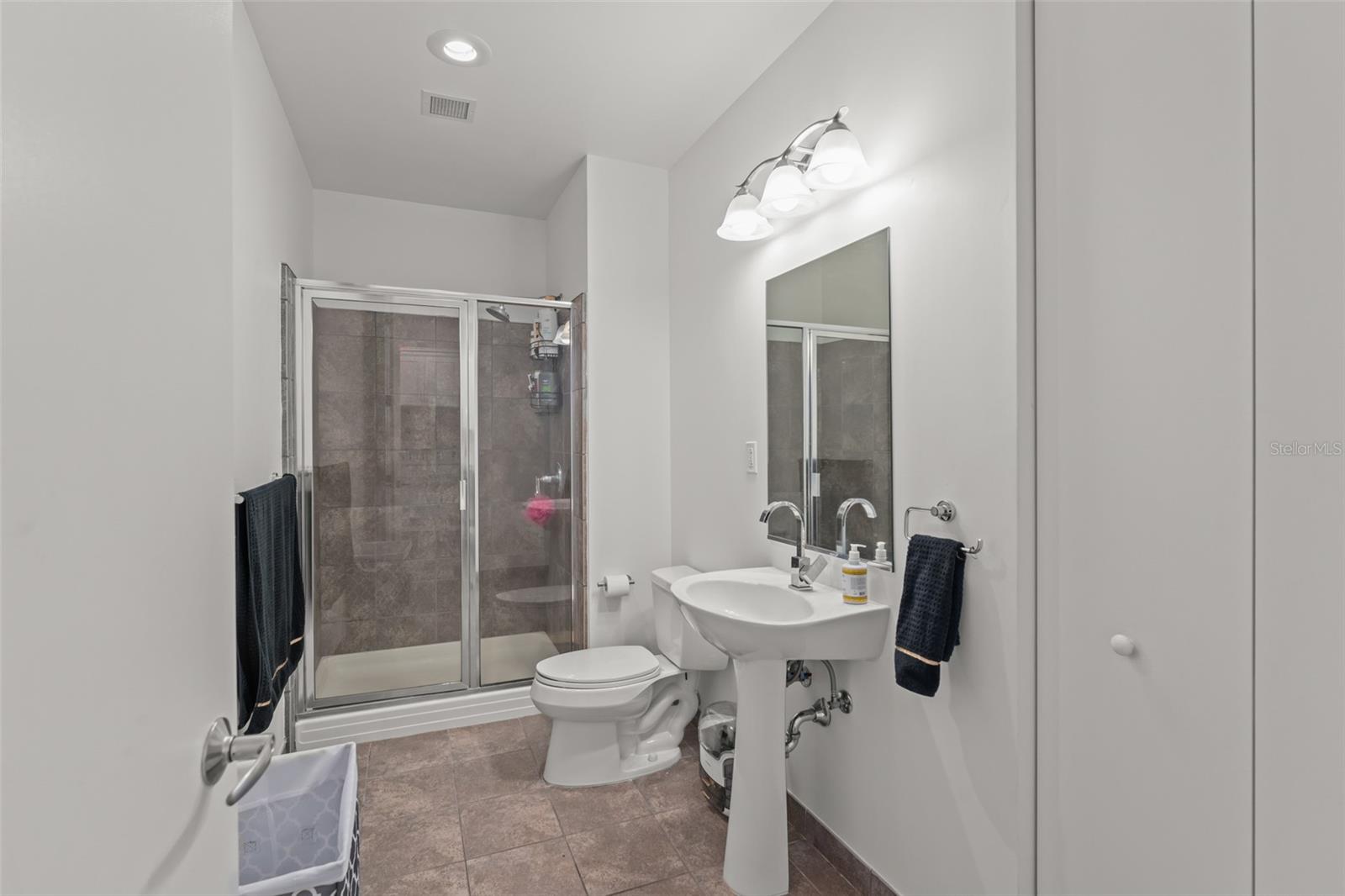 150 E Robinson St #2008 Property Photo 24