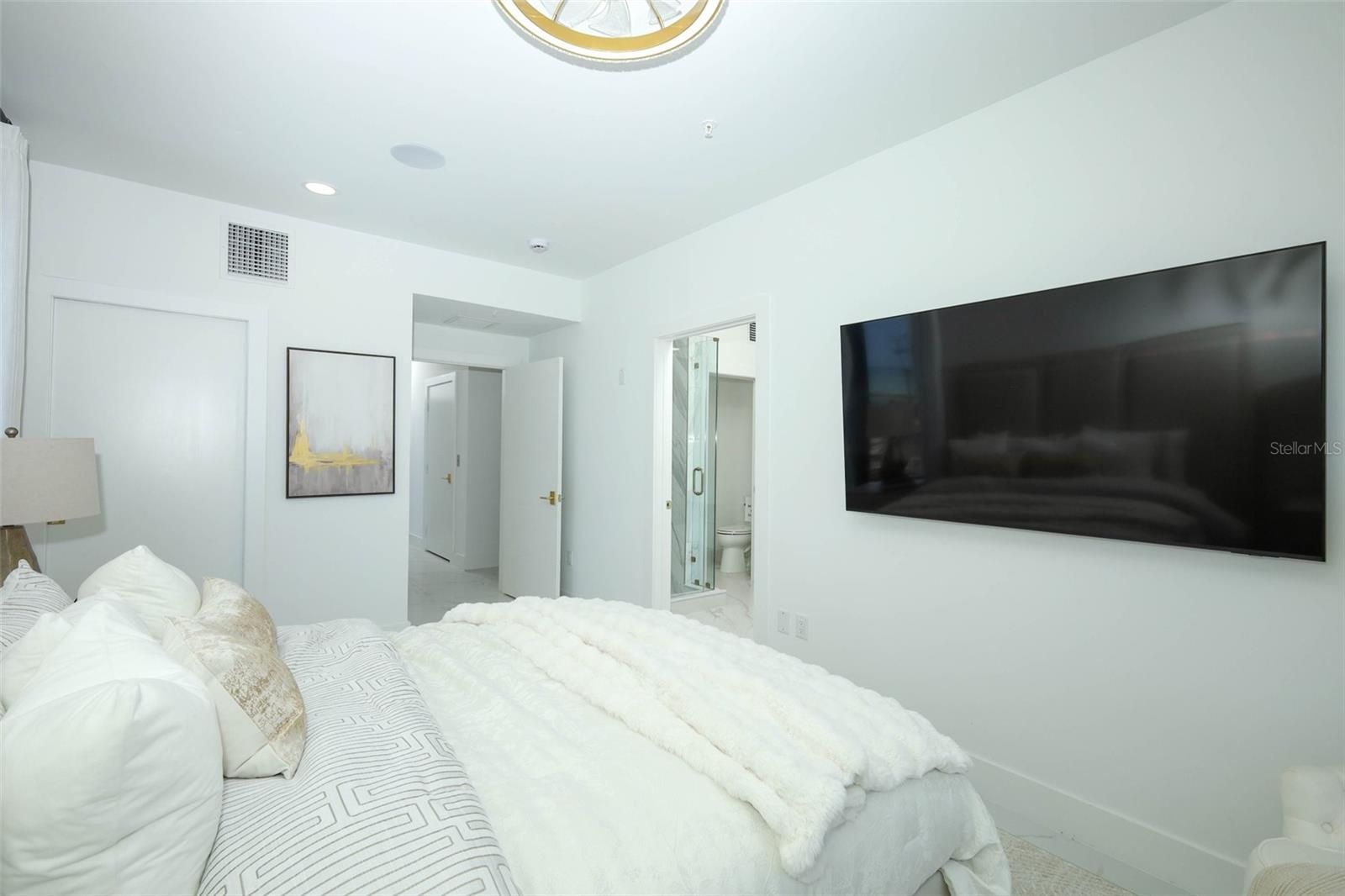 2360 Ocean Shore Blvd #18 Property Photo 33