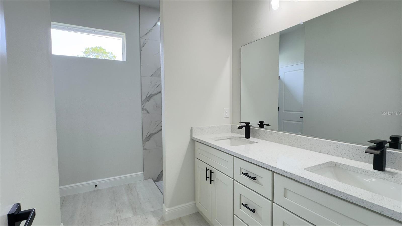 3462 W Century Blvd Property Photo 7