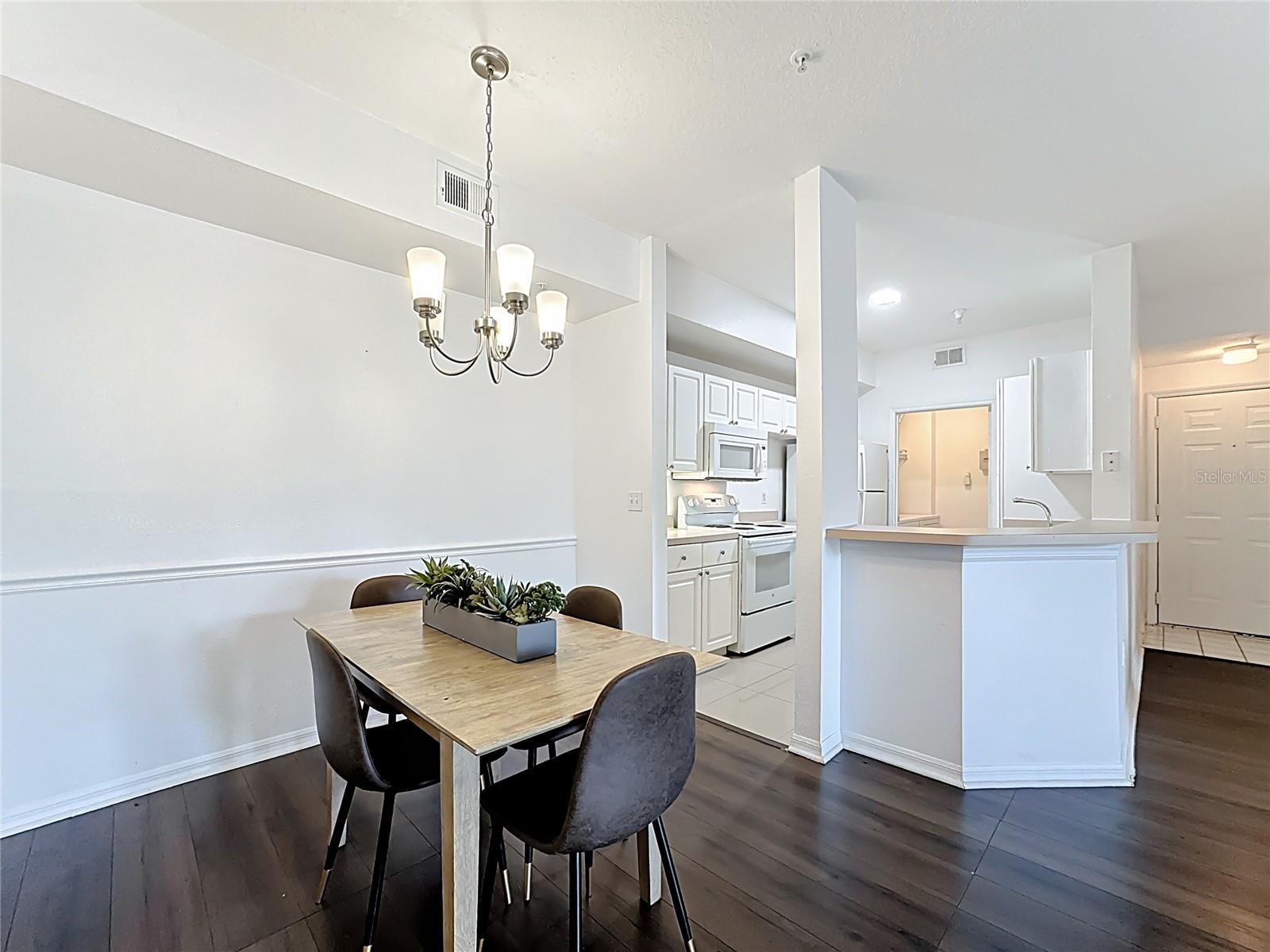 5548 Metrowest Blvd #209 Property Photo 10