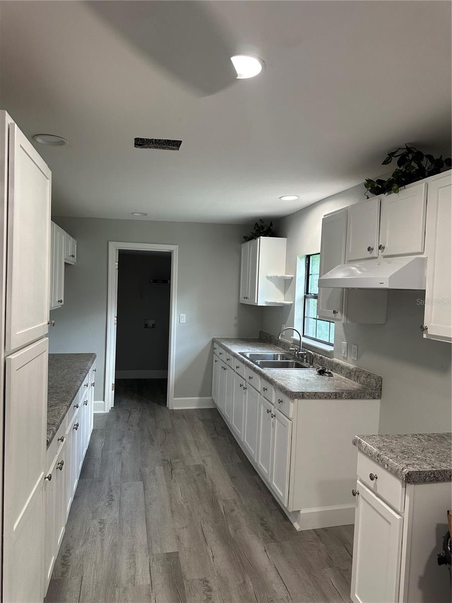 507 Stone St Property Photo 1