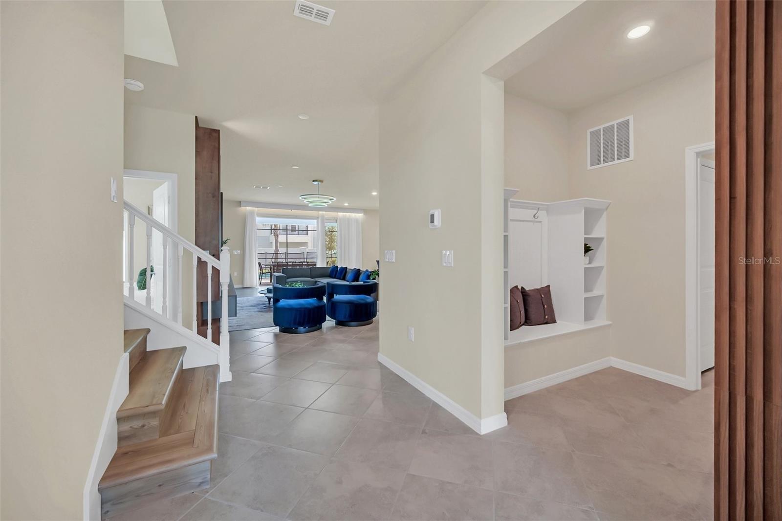 16248 Saint Martin St Property Photo 3