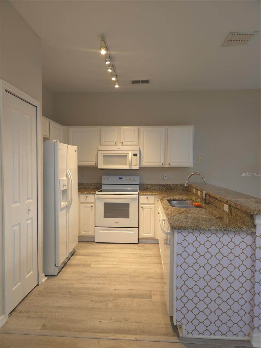 102 Monroe Cir Property Photo 8