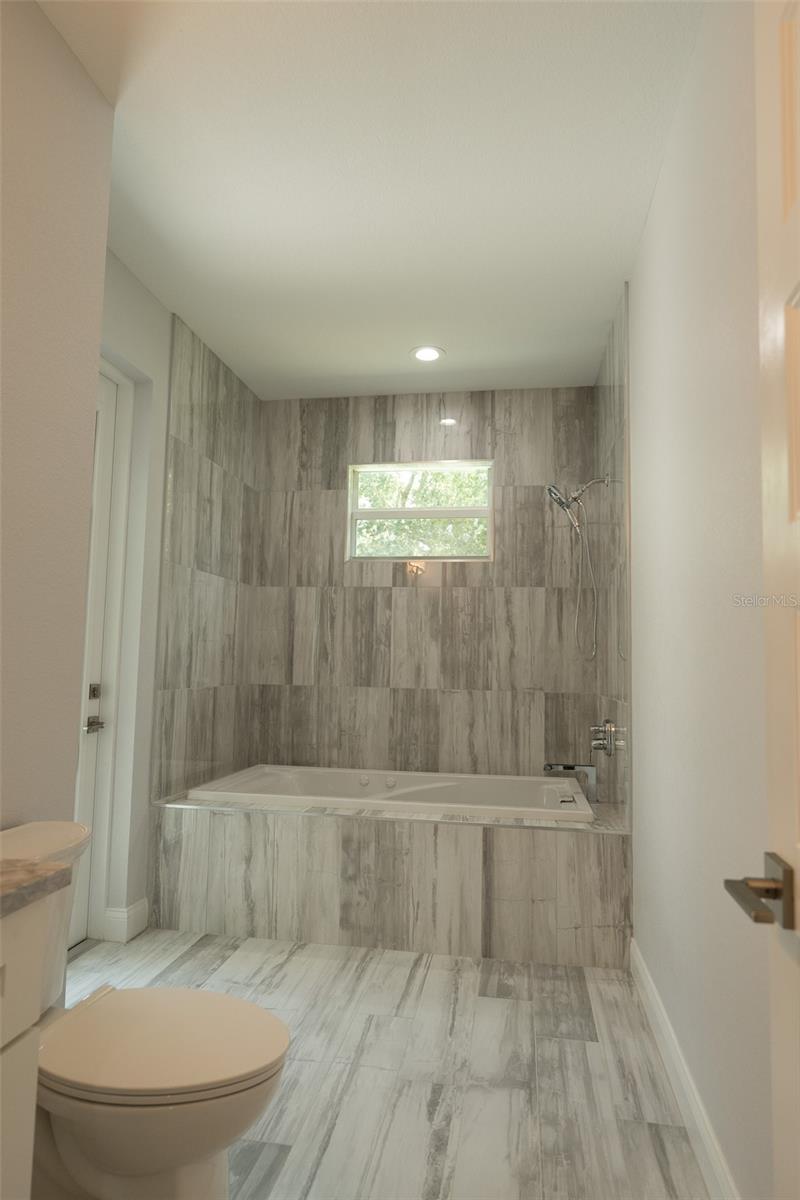 140 Snowden St Property Photo 8