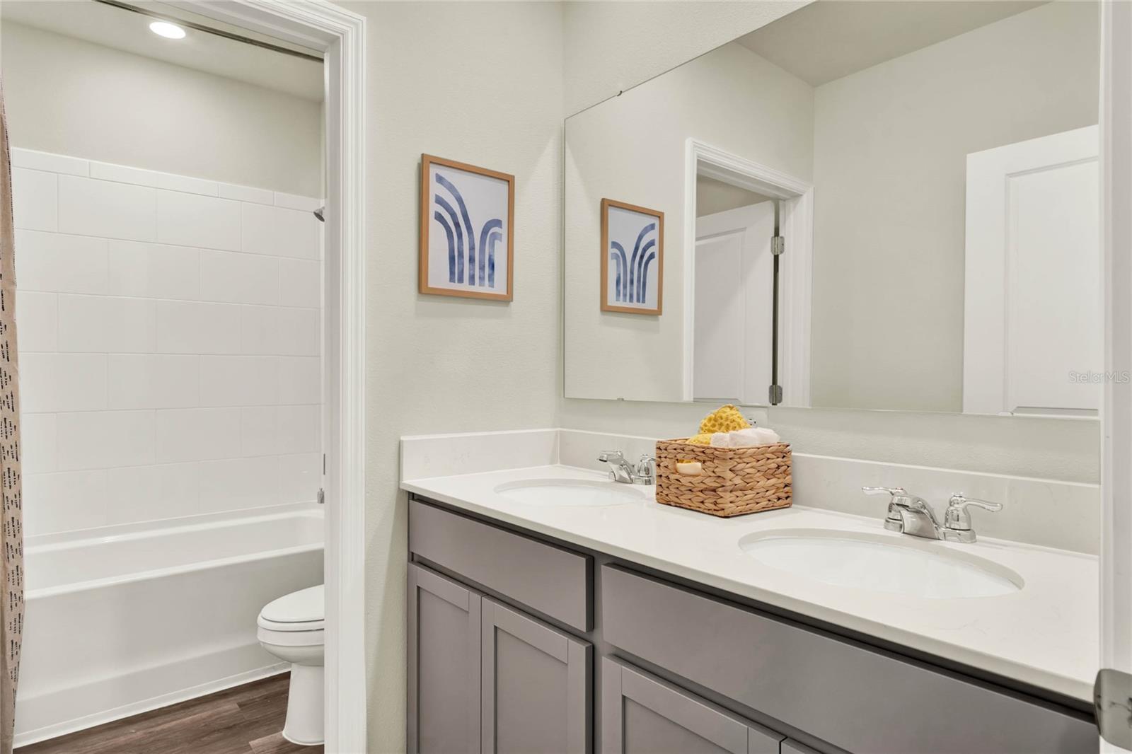 5150 Marshelder St Property Photo 26