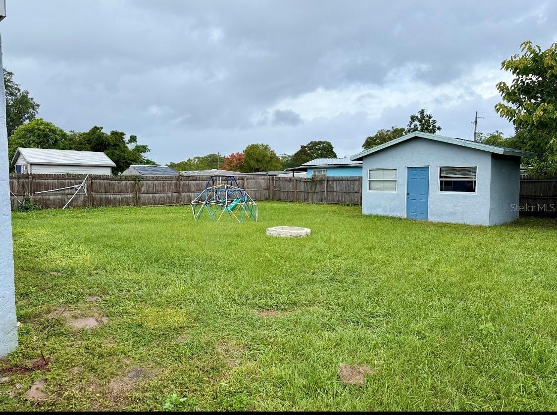 6021 Yucatan Dr Property Photo 3