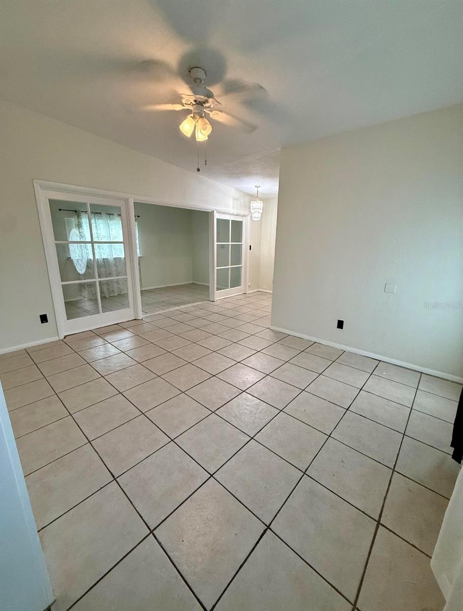 6021 Yucatan Dr Property Photo 6