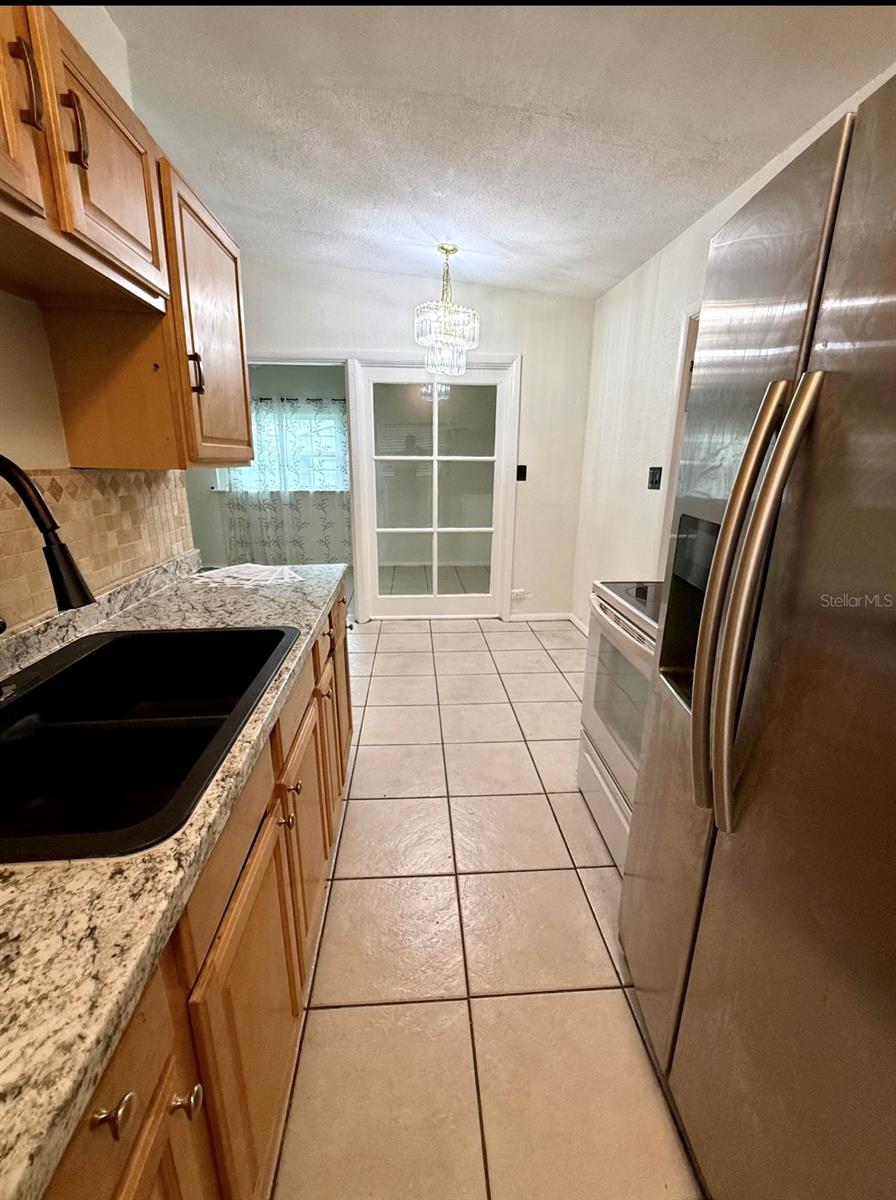 6021 Yucatan Dr Property Photo 9