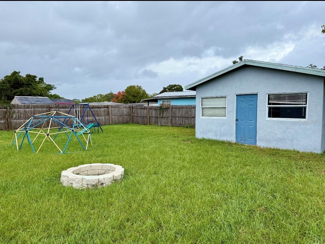 6021 Yucatan Dr Property Photo 20