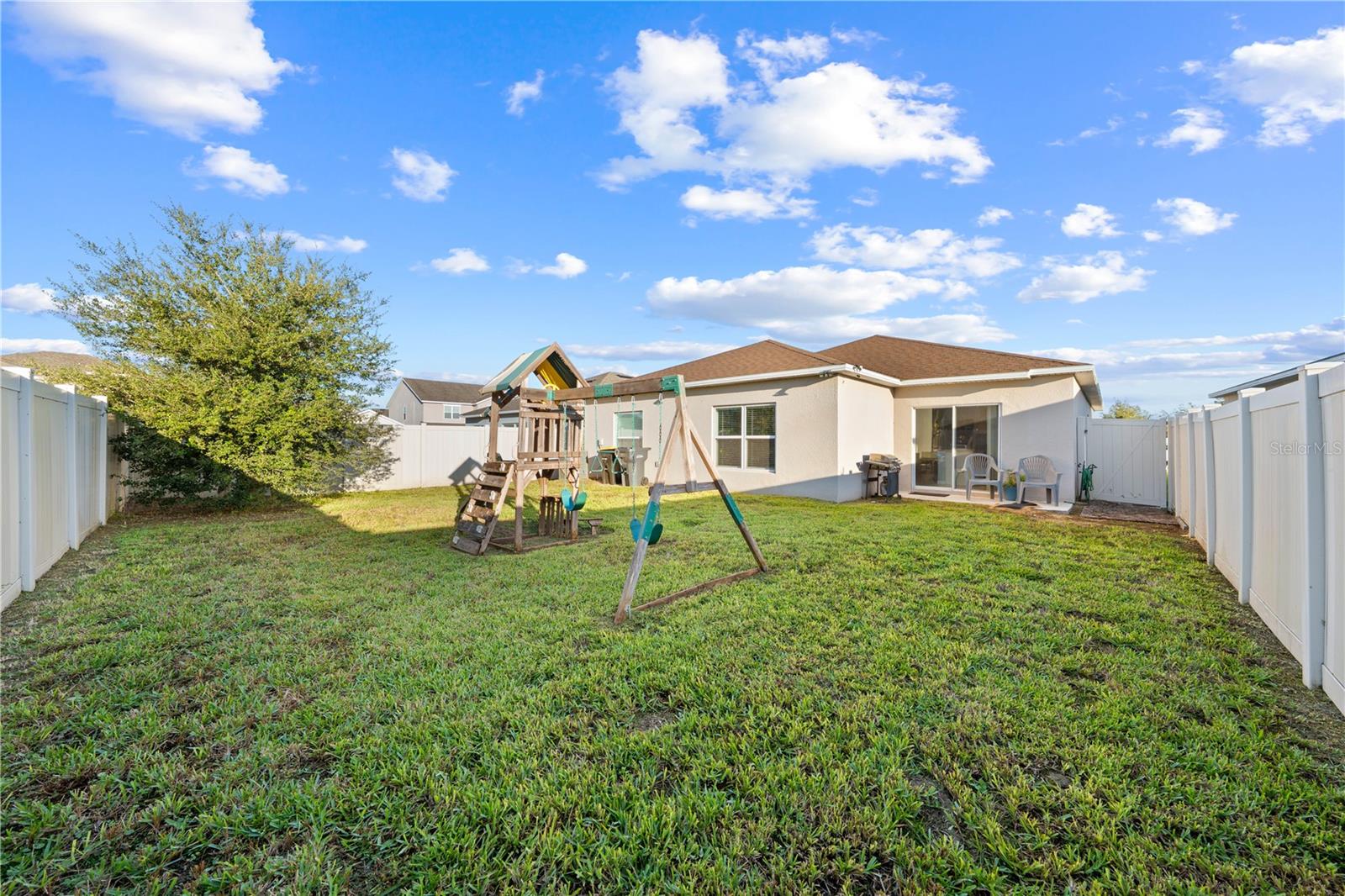 608 Meadow Bend Dr Property Photo 6