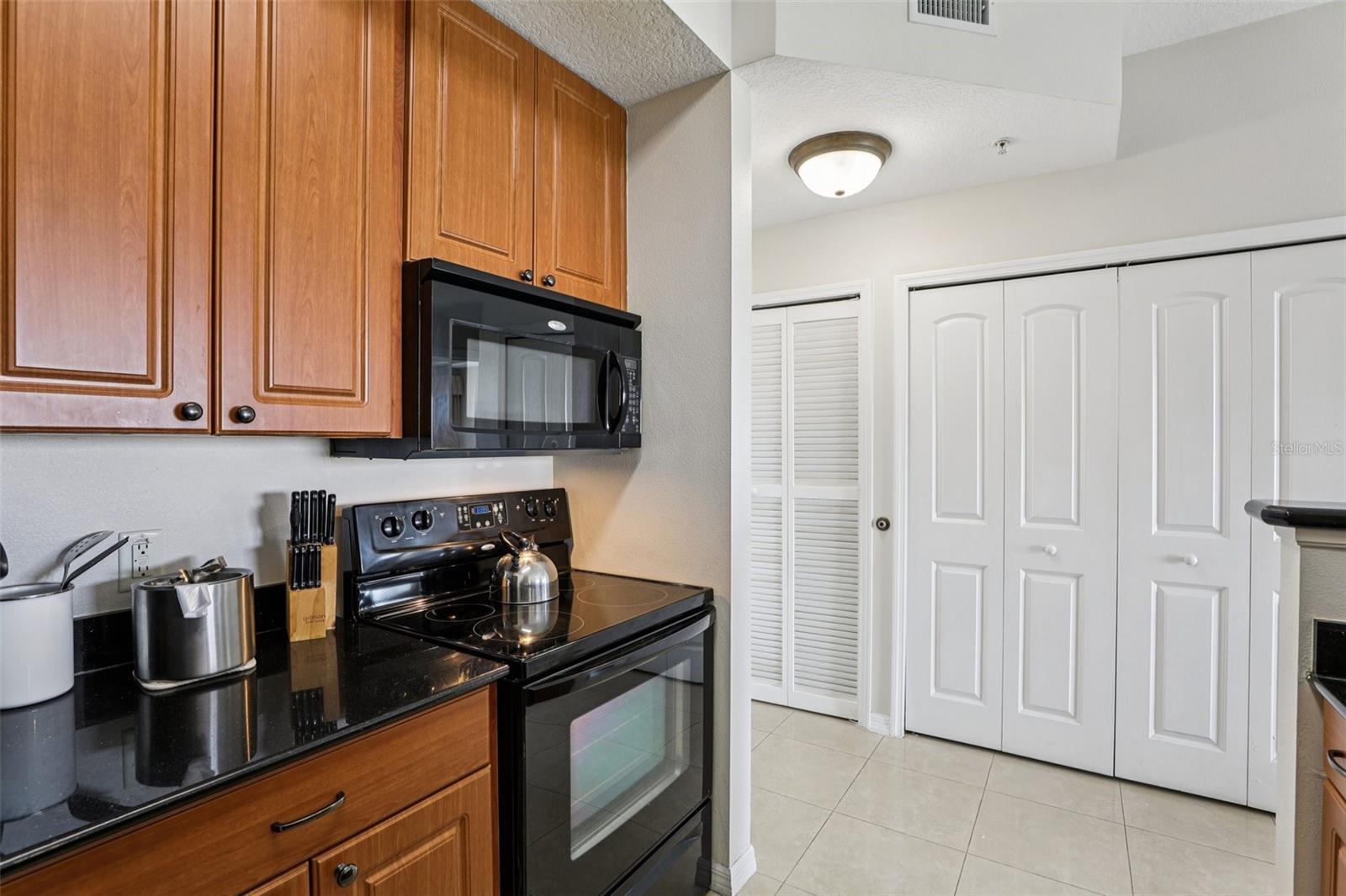 7383 Universal Blvd #910 Property Photo 8