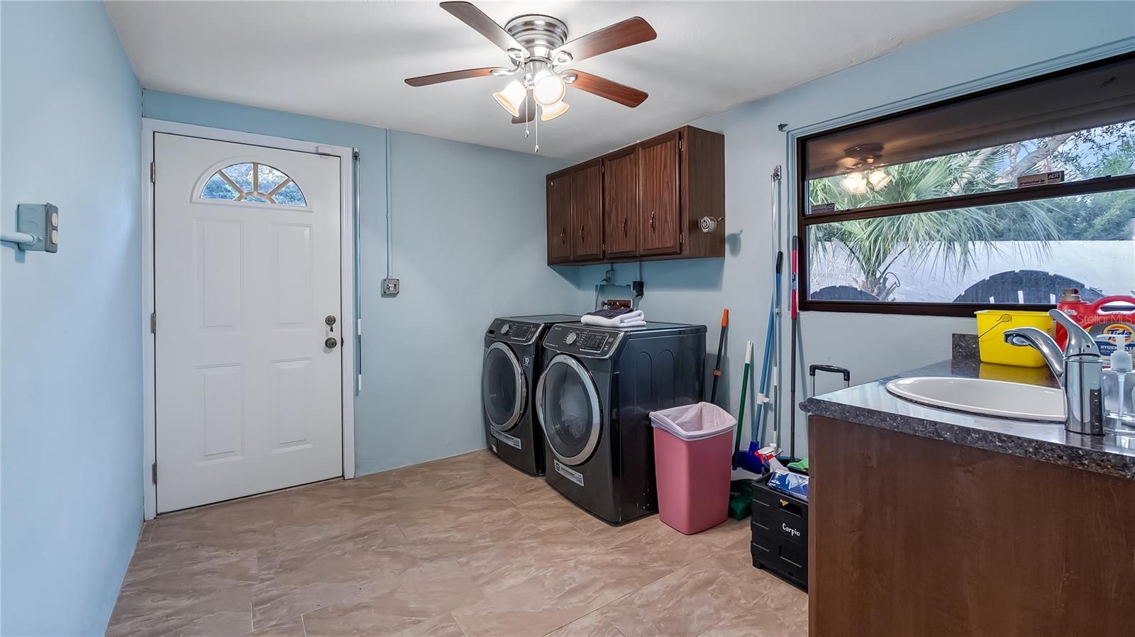 102 E Circle Dr Property Photo 45