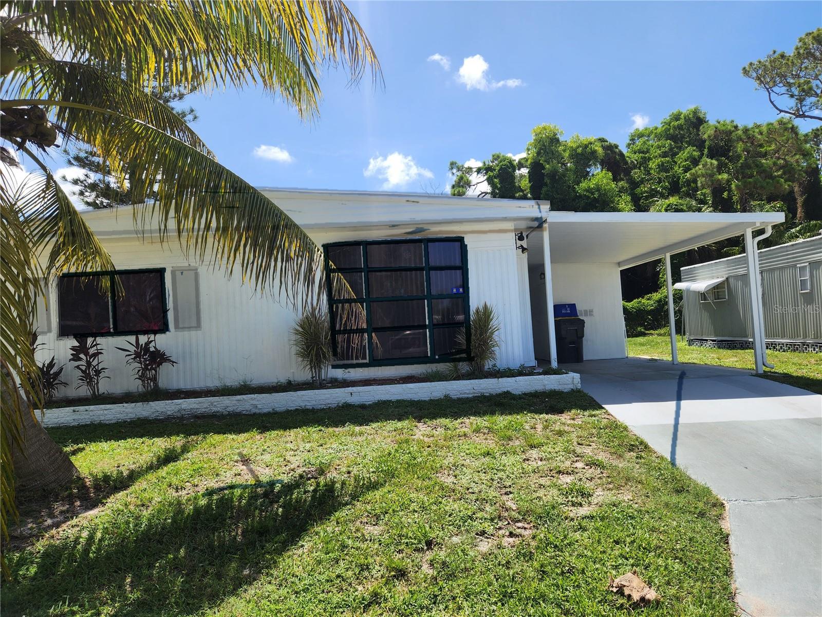 6135 N Joshua Ln Property Photo 1