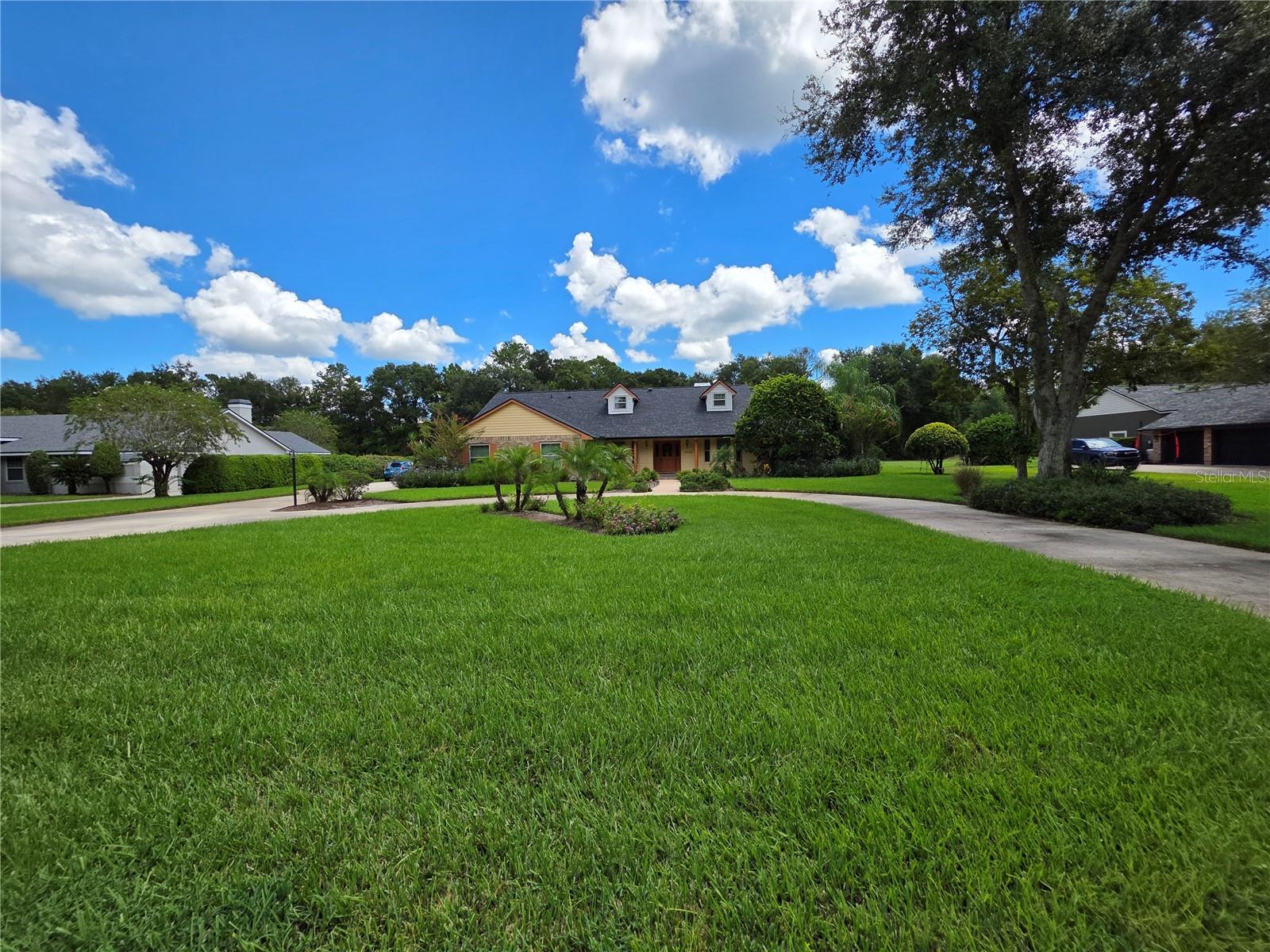 2325 River Tree Cir Property Photo 3
