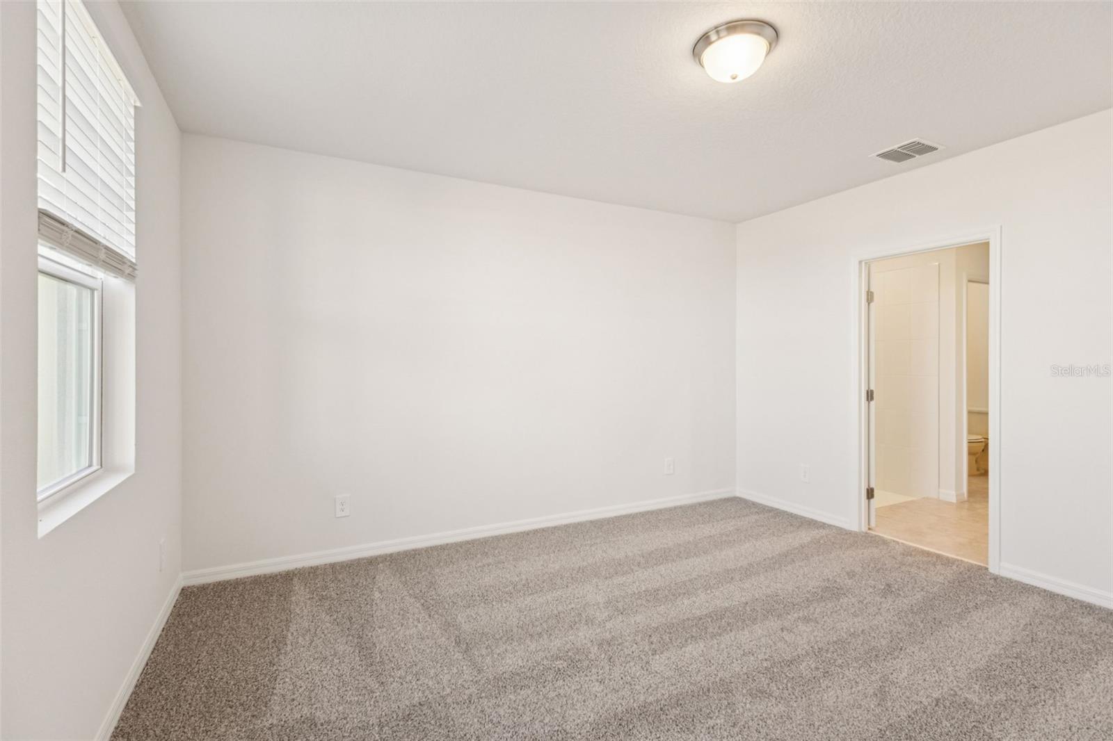 879 Sunshower Dr Property Photo 10