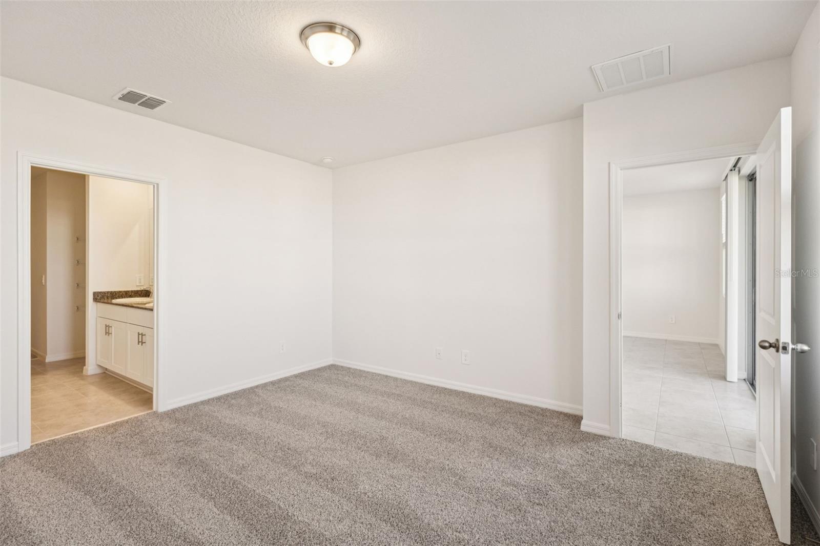 879 Sunshower Dr Property Photo 11