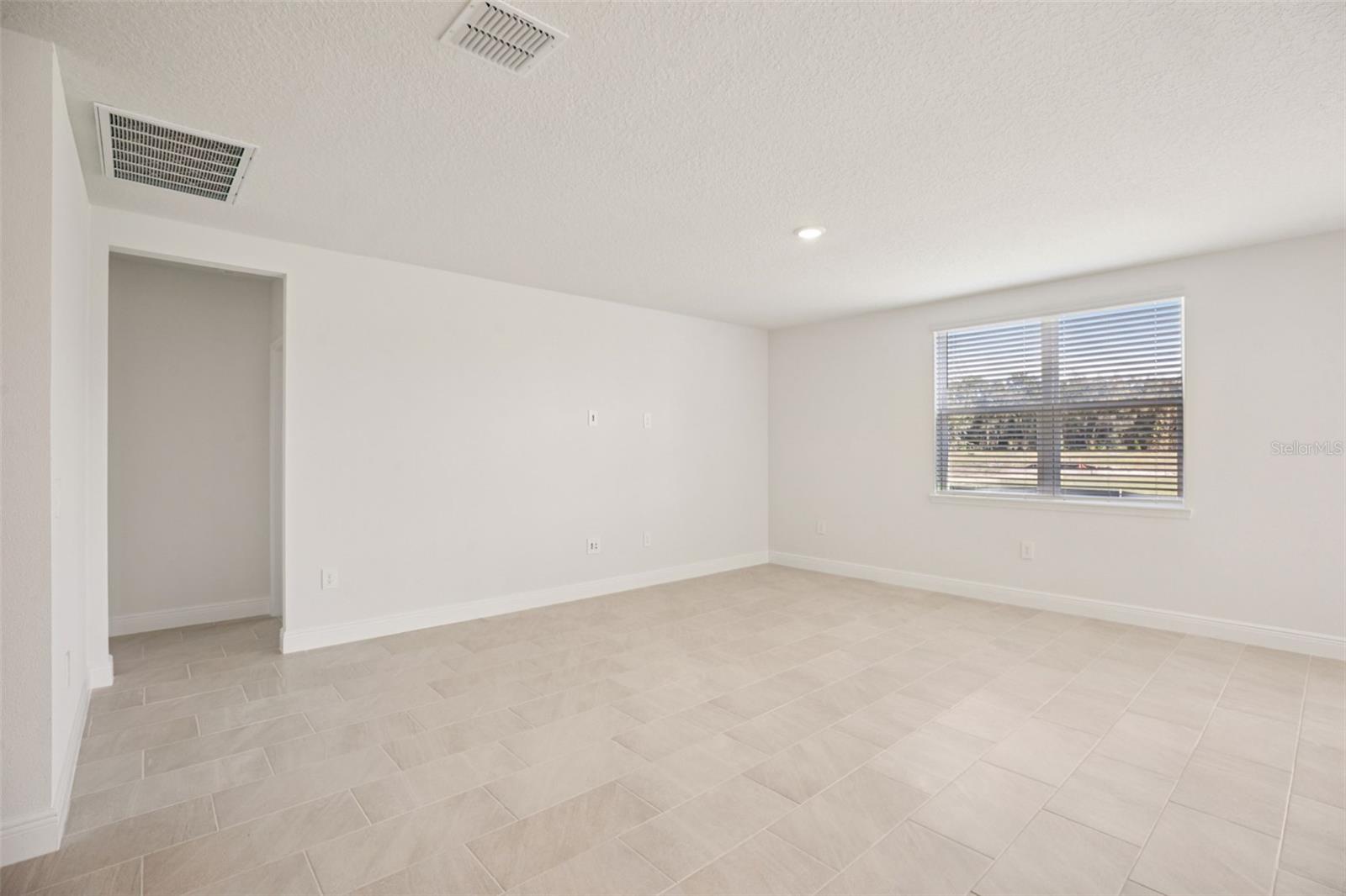 855 Sunshower Dr Property Photo 27