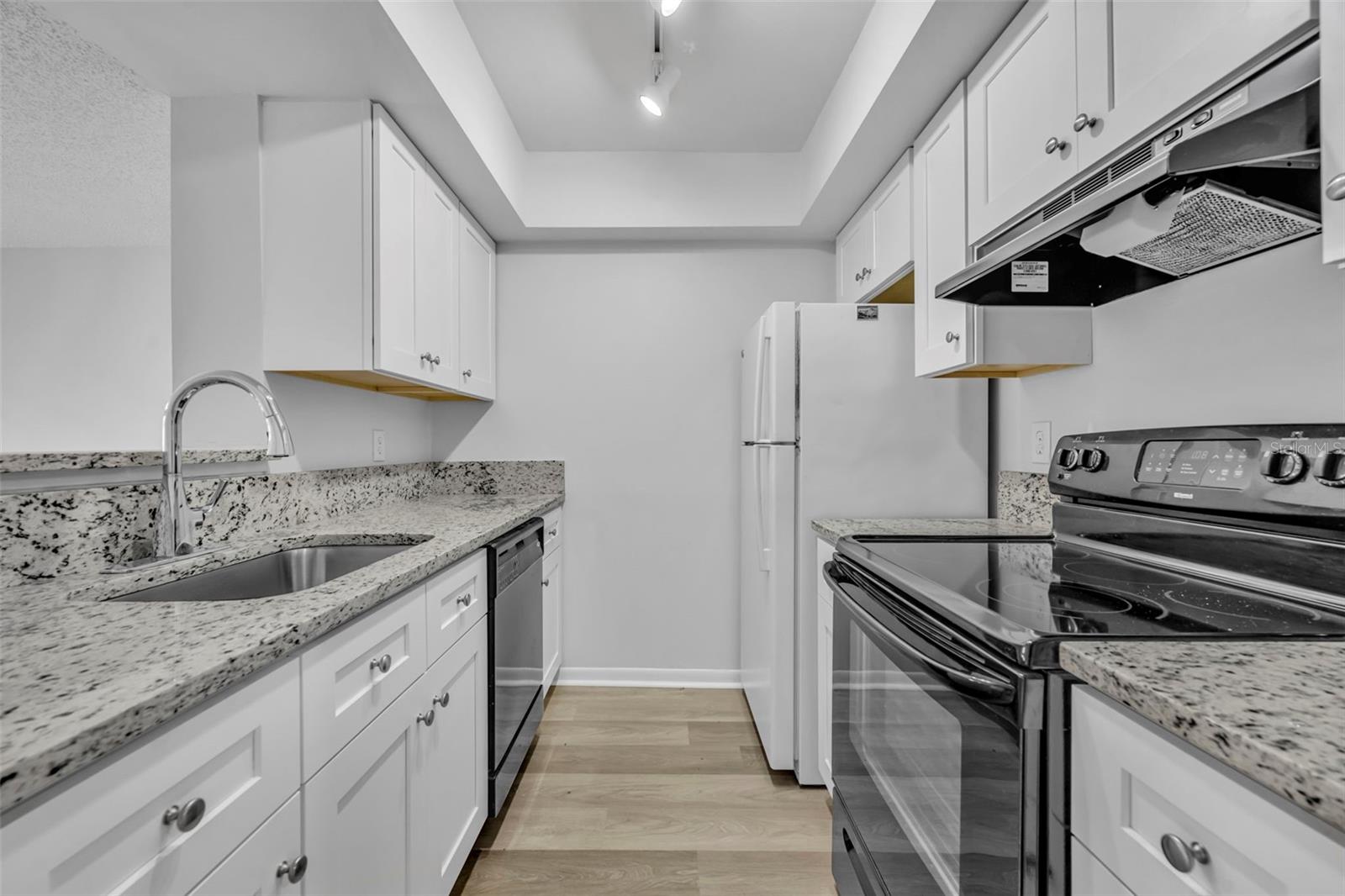 5089 Eaglesmere Dr #d09 Property Photo 6