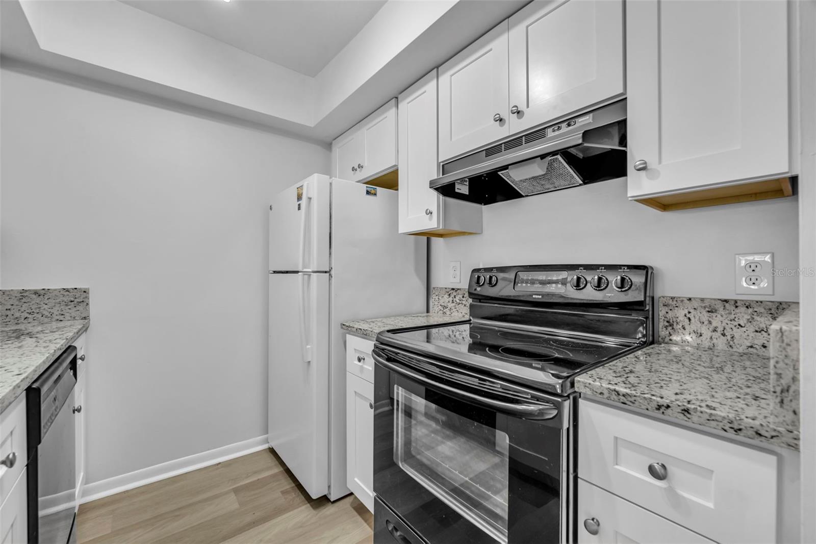 5089 Eaglesmere Dr #d09 Property Photo 8